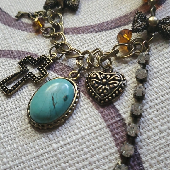 Women's Beautiful Bracelet - Picture 4 of 5